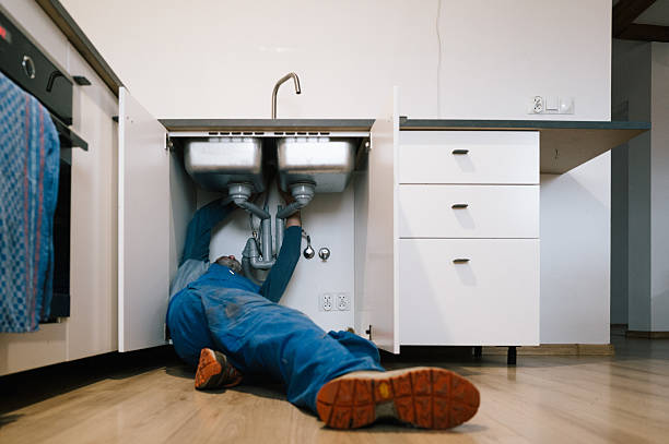 Professional Plumbing technician working in Hudson, IL